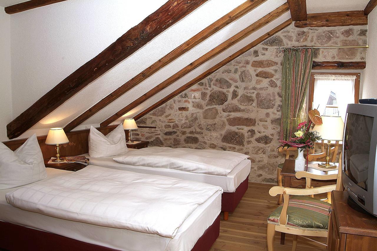 Historisches Genusshotel Loewen Schopfheim Buitenkant foto