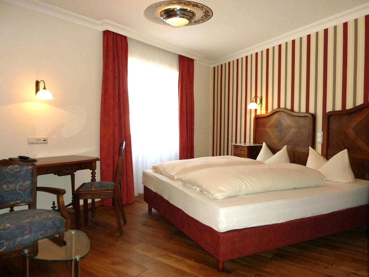 Historisches Genusshotel Loewen Schopfheim Buitenkant foto