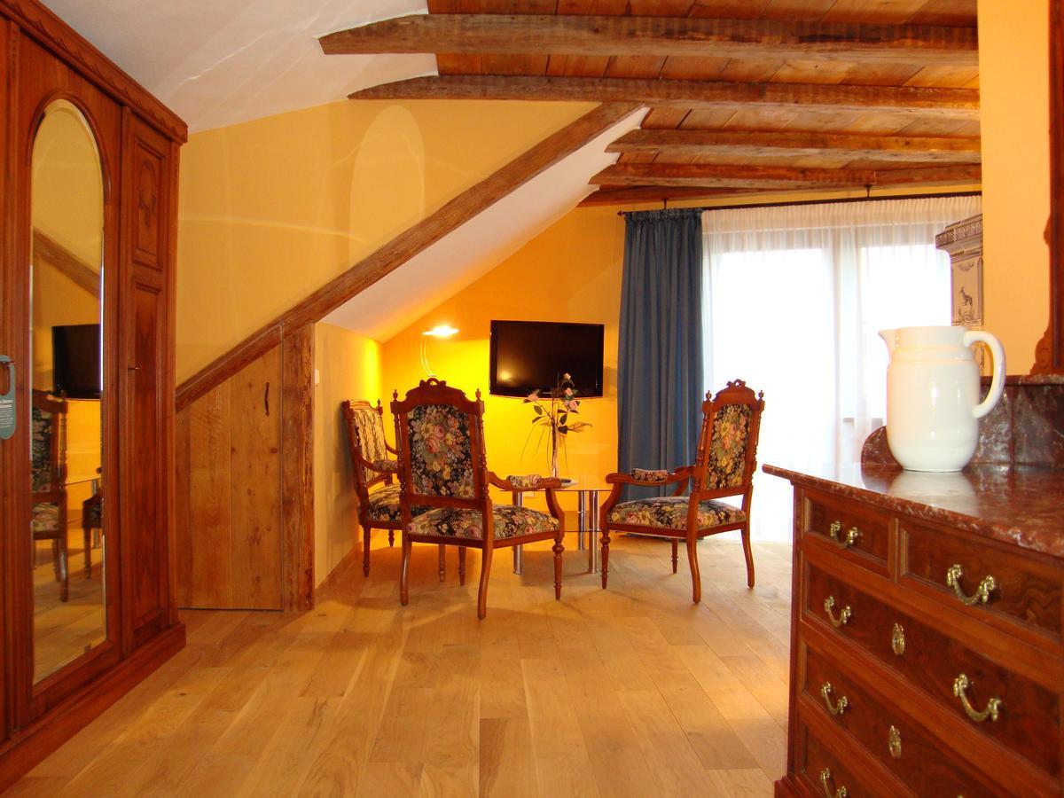 Historisches Genusshotel Loewen Schopfheim Buitenkant foto